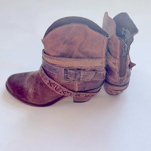 INDIE SPIRIT BY CORRAL OLIVIA BOOT